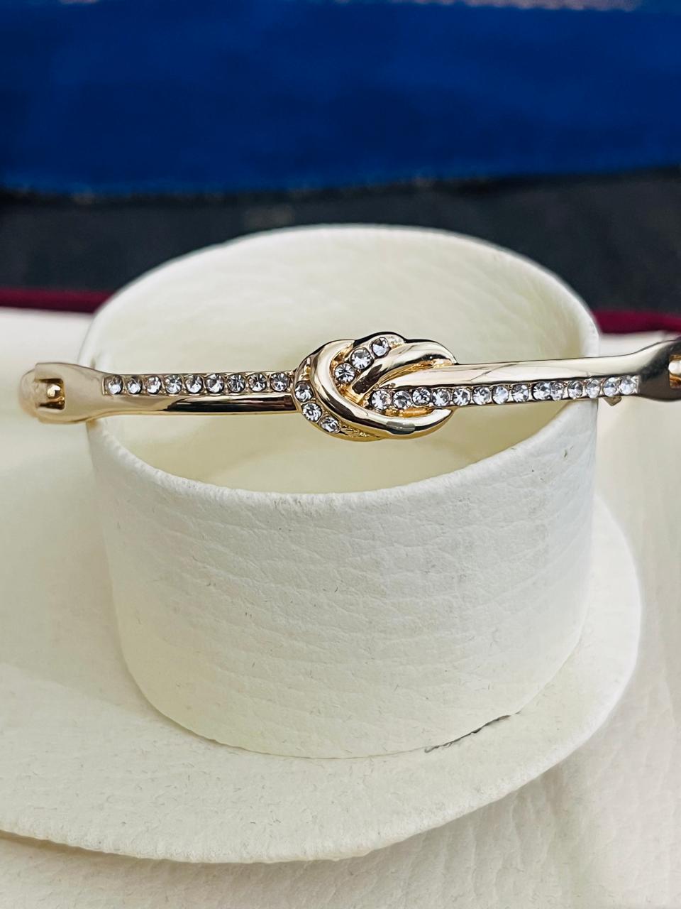 Golden Knot Elegance Bracelet - Mahroosh Jewellery