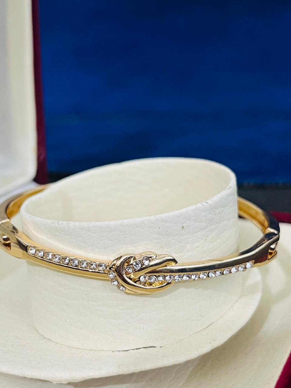 Golden Knot Elegance Bracelet - Mahroosh Jewellery