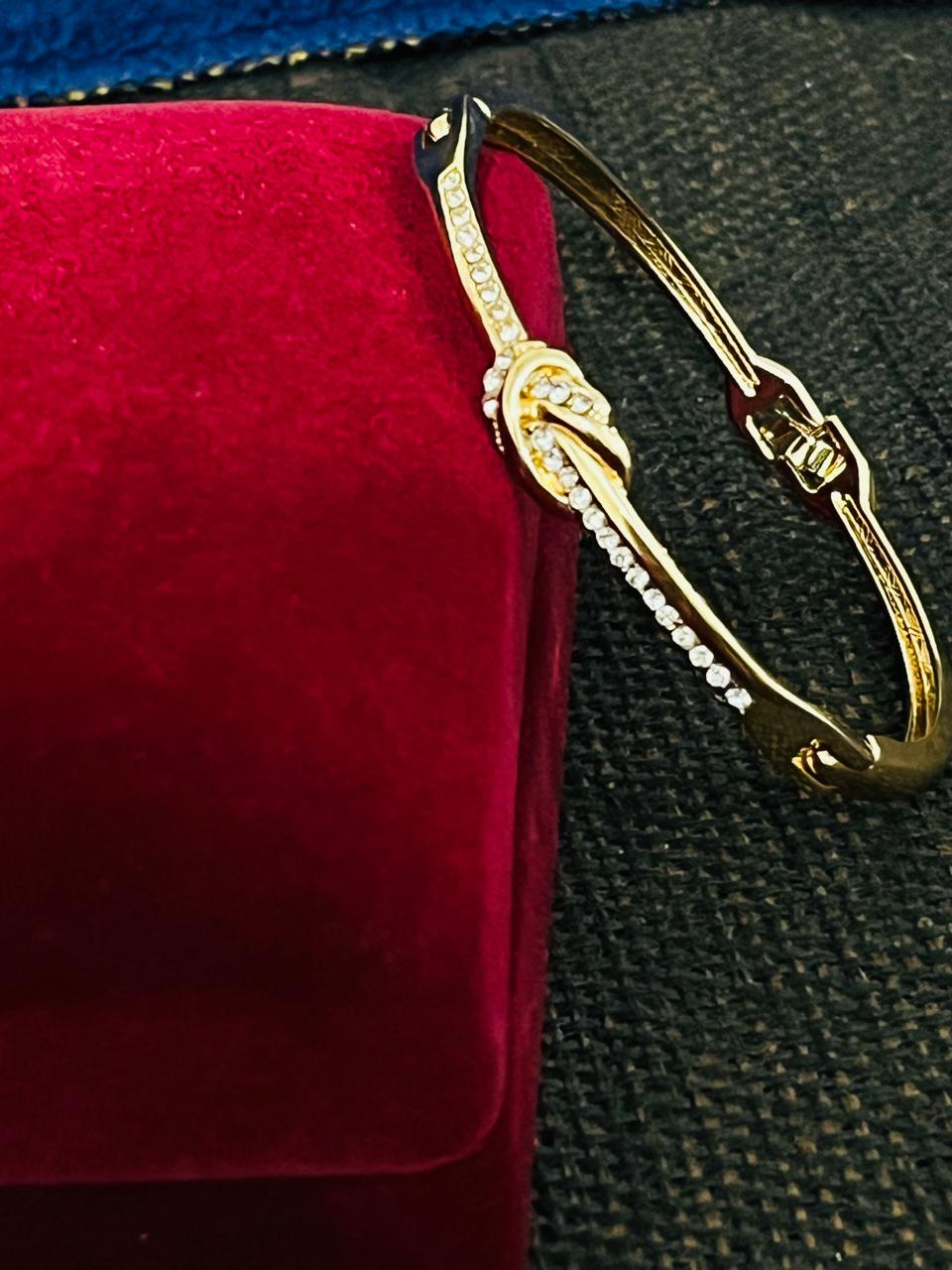 Golden Knot Elegance Bracelet - Mahroosh Jewellery